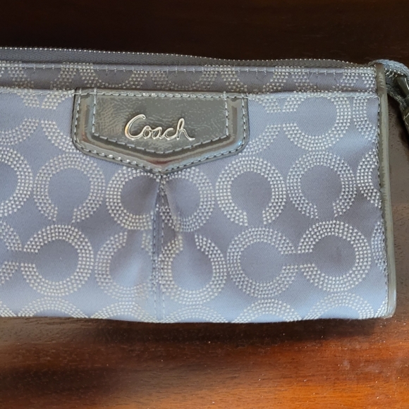 Coach Messenger Bag with matching wristlet wallet - Picture 3 of 3
